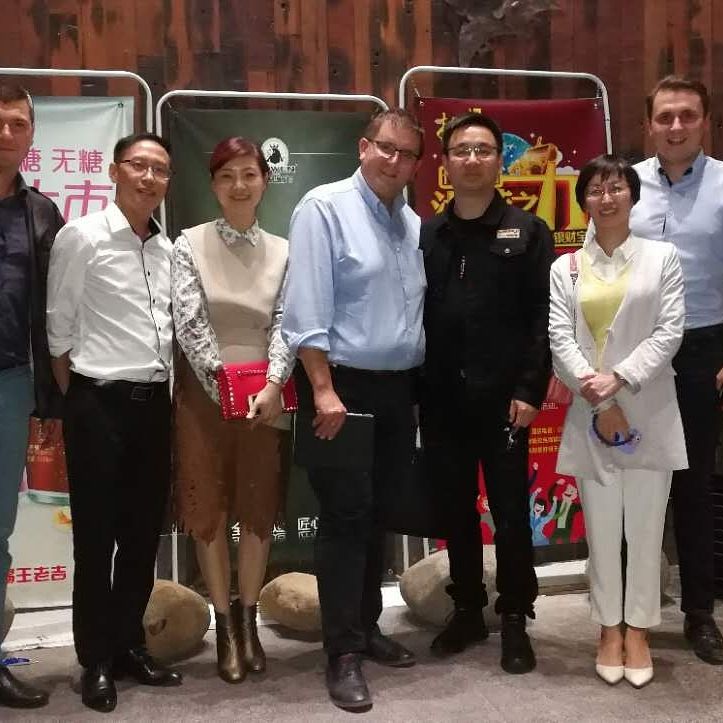 Cusomers visit our factory